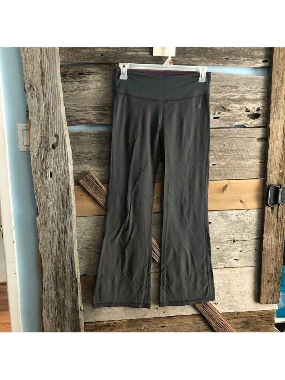 Grey flared yoga pants size med